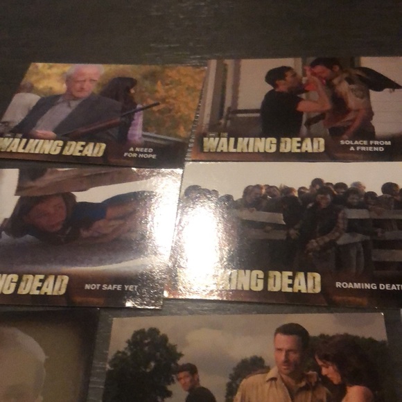 28 walking dead cards for sale - Picture 6 of 11